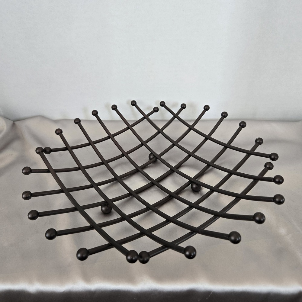 Modern Bronze Color Heavy Metal Criss Cross Fruit Basket Sturdy Kitchen Dining